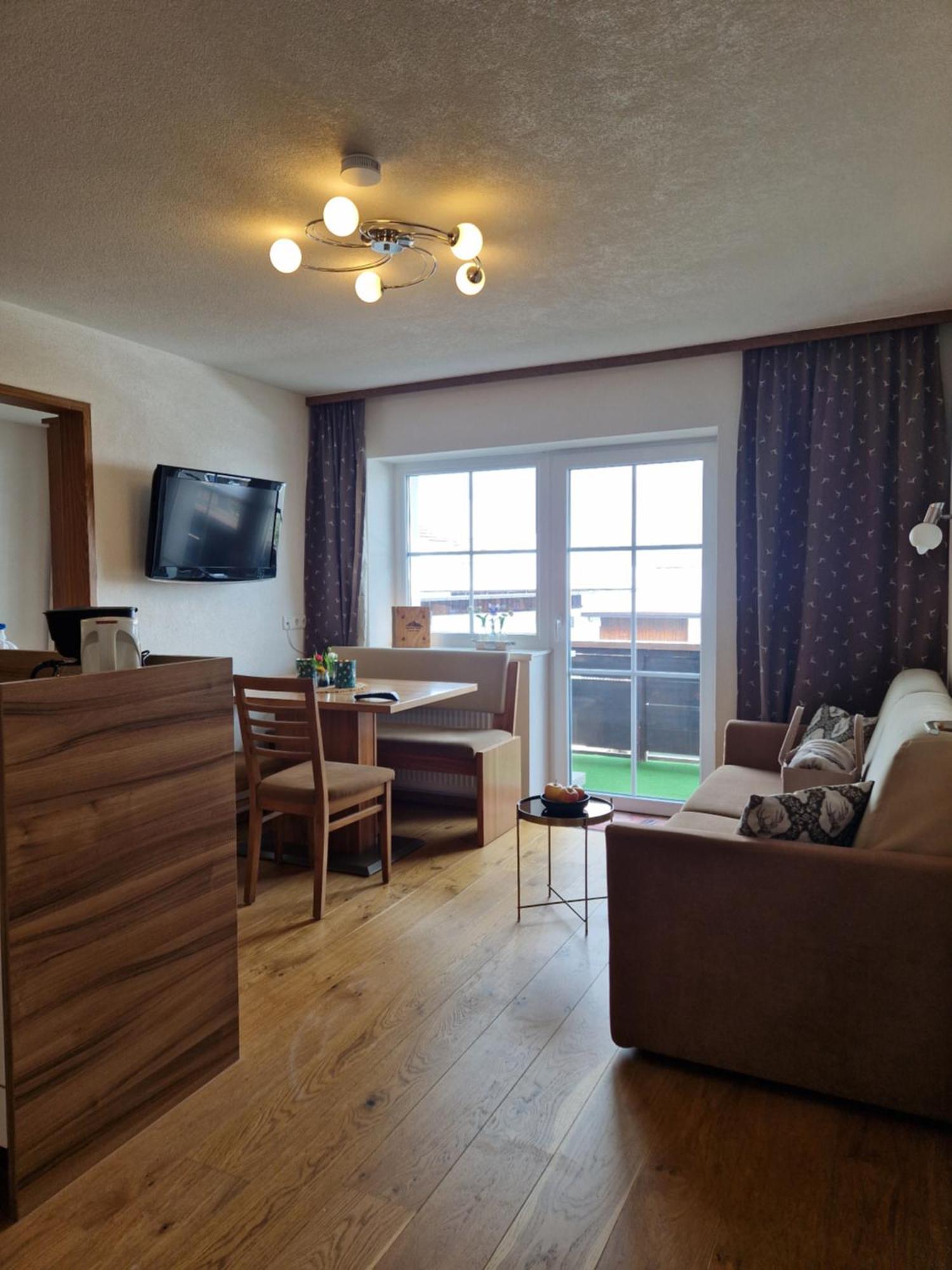 Alpenhof Wängle Aparthotel Reutte Exteriör bild