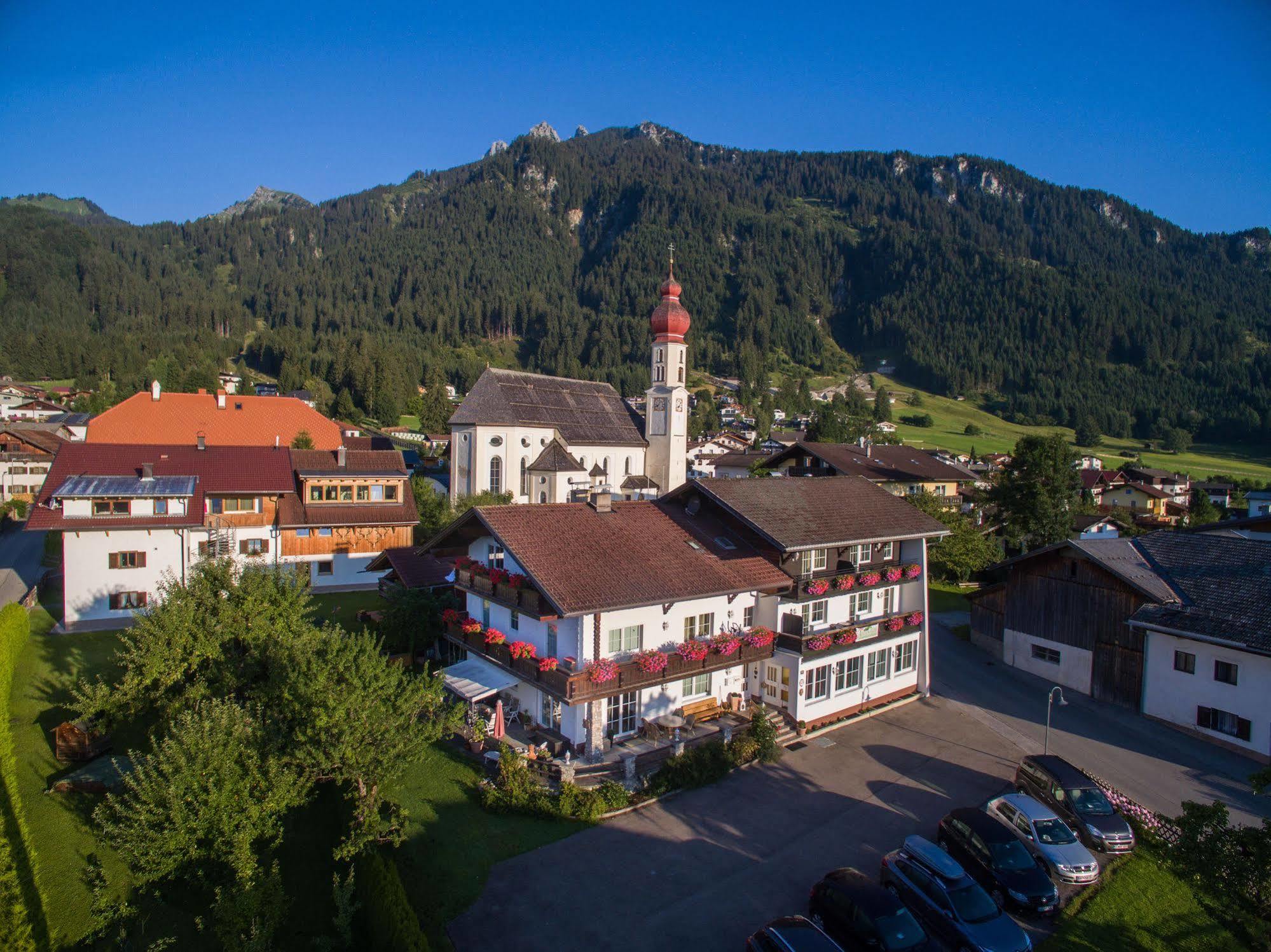 Alpenhof Wängle Aparthotel Reutte Exteriör bild